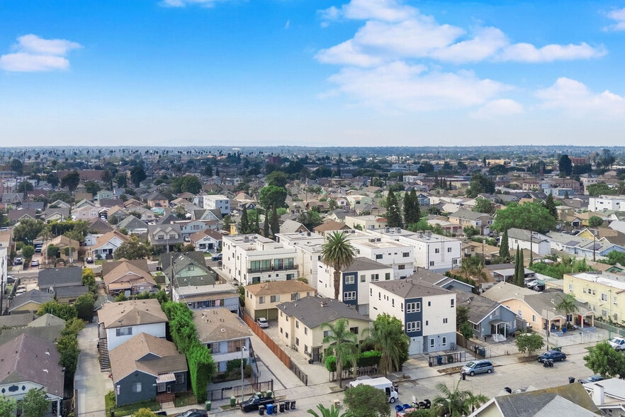 550 W 41st Dr, Los Angeles, CA for sale - Building Photo - Image 2 of 6