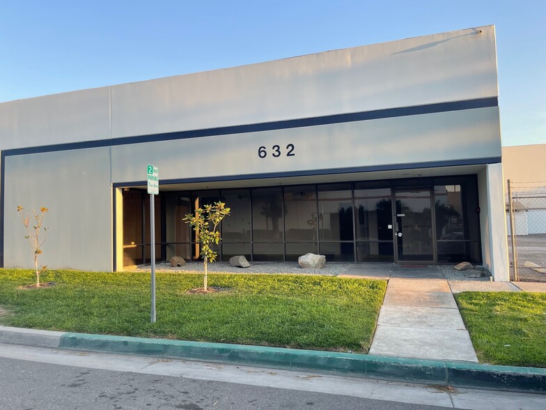 632 W Angus Ave, Orange, CA for sale - Building Photo - Image 1 of 1