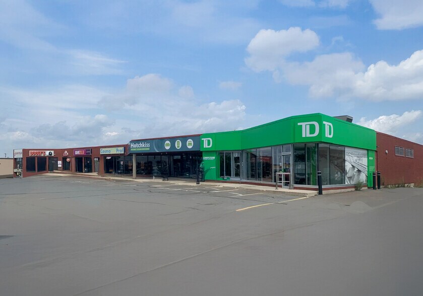 1211 Prospect St, Fredericton, NB à louer - Photo du bâtiment - Image 2 de 5