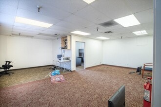 800-810 N Grand Ave, Covina, CA à louer Photo intérieure- Image 1 de 2