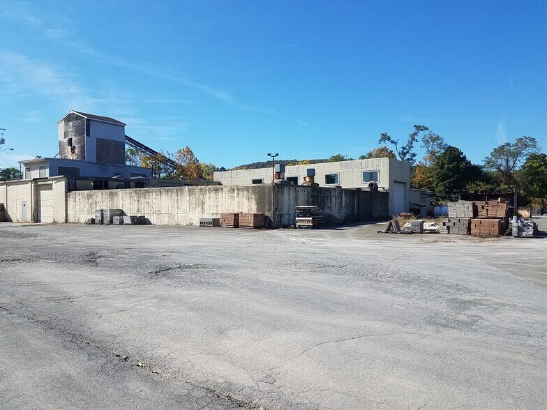 144 John St, New Windsor Township, NY à vendre - Photo du bâtiment - Image 2 de 21