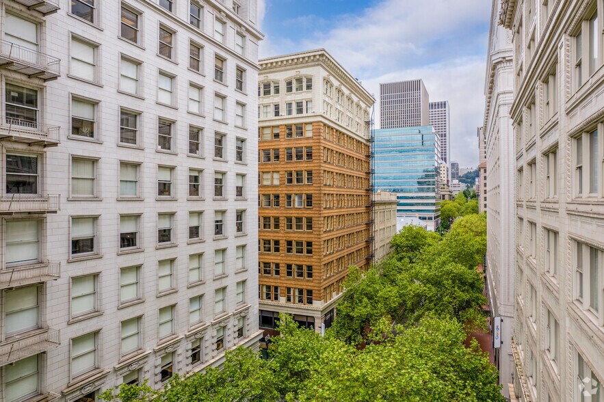 620 SW 5th Ave, Portland, OR à louer - Photo du bâtiment - Image 2 de 5