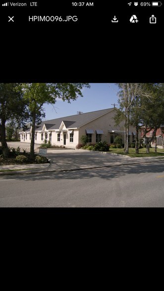 150 W Shadowbend Ave, Friendswood, TX à louer - Photo du bâtiment - Image 2 de 4