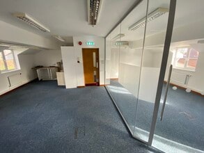 Tollbar Way, Southampton for lease Interior Photo- Image 1 of 9