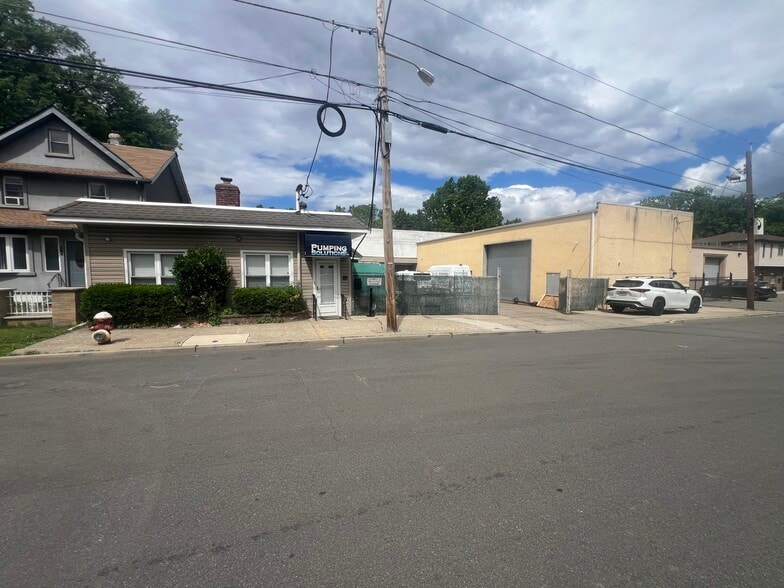 262 Rutherford Blvd, Clifton, NJ for sale - Building Photo - Image 2 of 8