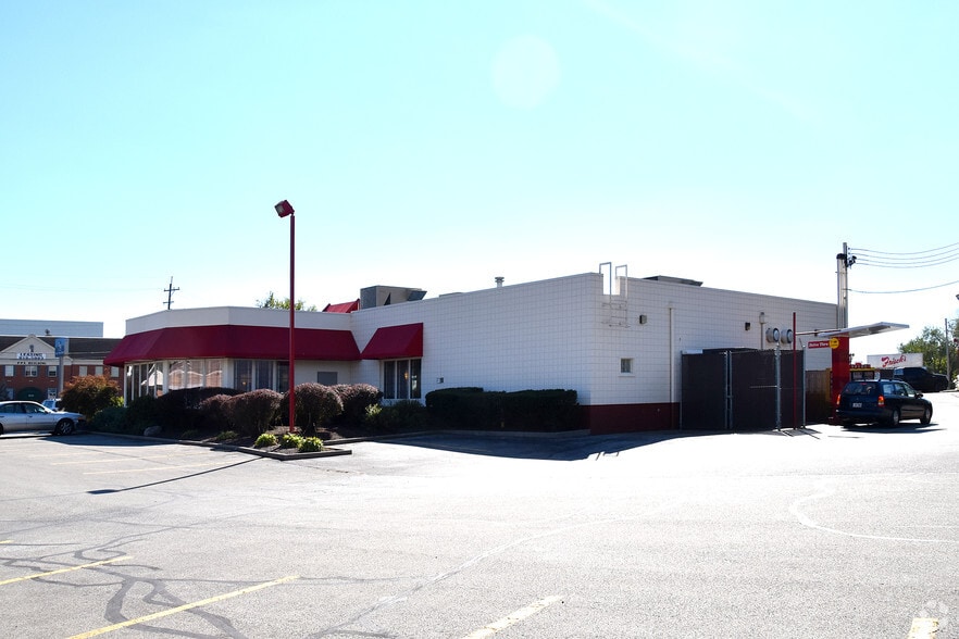 5760 Wooster Pike, Cincinnati, OH for lease - Building Photo - Image 2 of 4