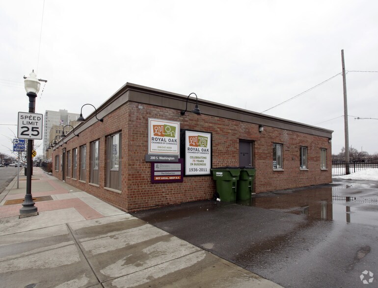 200 S Washington Ave, Royal Oak, MI à louer - Photo du bâtiment - Image 2 de 7