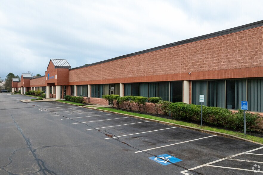 25 Forbes Blvd, Foxborough, MA à louer - Photo du bâtiment - Image 3 de 5
