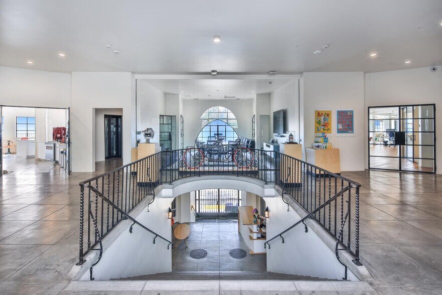 17575 Pacific Coast Hwy, Pacific Palisades, CA à louer - Photo du bâtiment - Image 2 de 18