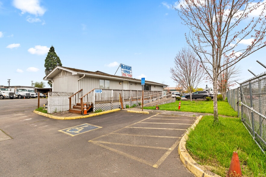 3894 Roosevelt Blvd, Eugene, OR for sale - Building Photo - Image 2 of 19
