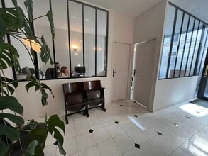 Bureau dans Paris à louer Photo du bâtiment- Image 2 de 5