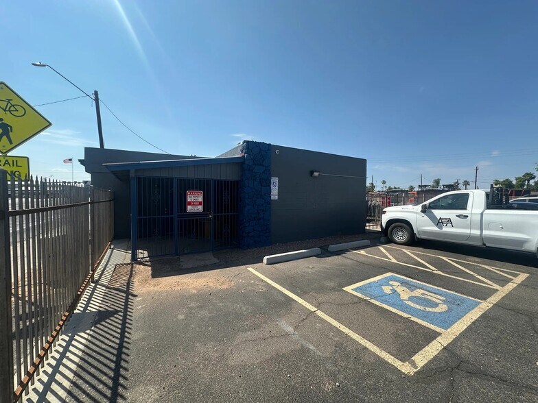 2204-2206 W Indian School Rd, Phoenix, AZ à vendre - Photo du bâtiment - Image 2 de 10