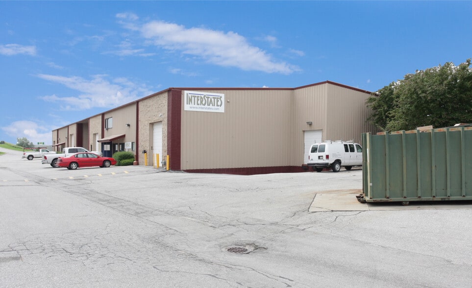 14007-14015 Industrial Rd, Omaha, NE for lease - Building Photo - Image 3 of 3