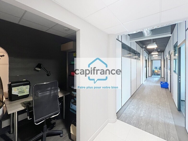Office in Chambéry for sale - Interior Photo - Image 2 of 7