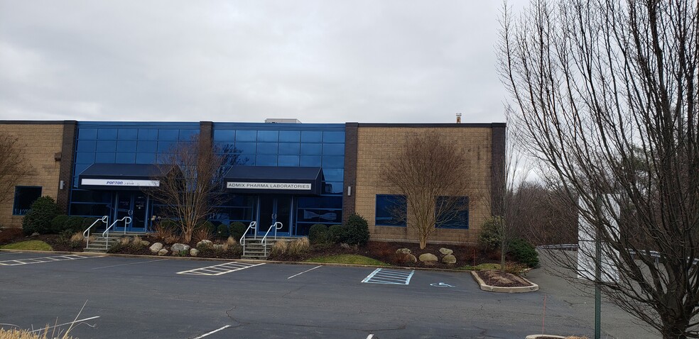 3001 Hadley Rd, South Plainfield, NJ for lease - Building Photo - Image 2 of 5