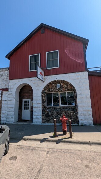 451 Division St, Millville, MN à vendre - Photo du bâtiment - Image 3 de 23
