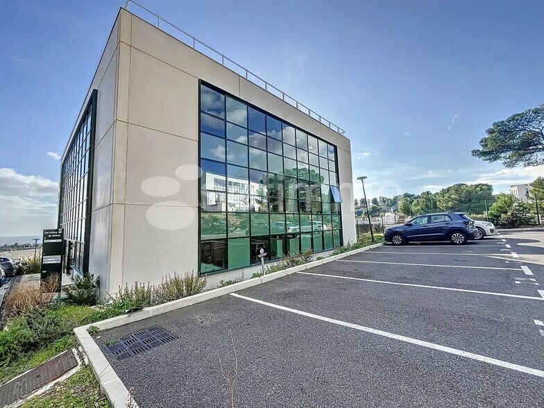 392 Avenue Des Genévriers, La Ciotat for lease - Building Photo - Image 1 of 4