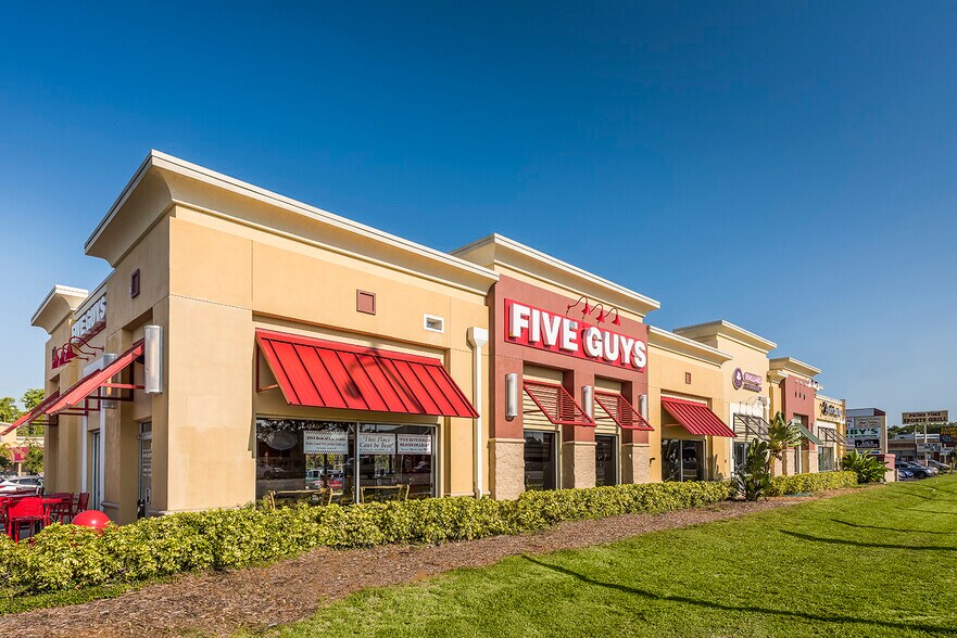 14310-14394 N Dale Mabry Hwy, Tampa, FL à louer - Photo du bâtiment - Image 3 de 34