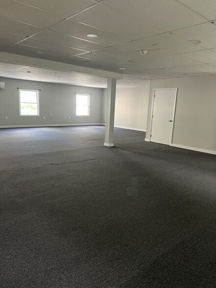 71 Pleasant St, Leominster, MA for lease - Building Photo - Image 3 of 10