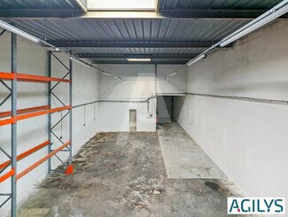 Plus de détails pour Local d'activités à louer