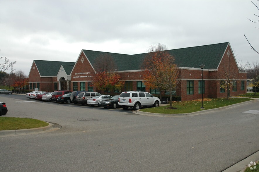 950 Corporate Office Dr, Milford, MI for lease - Building Photo - Image 3 of 10