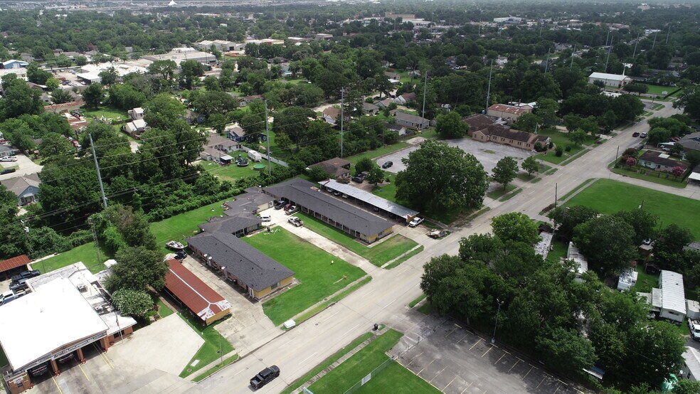 7115 Dixie Dr, Houston, TX à vendre - Photo du bâtiment - Image 2 de 6