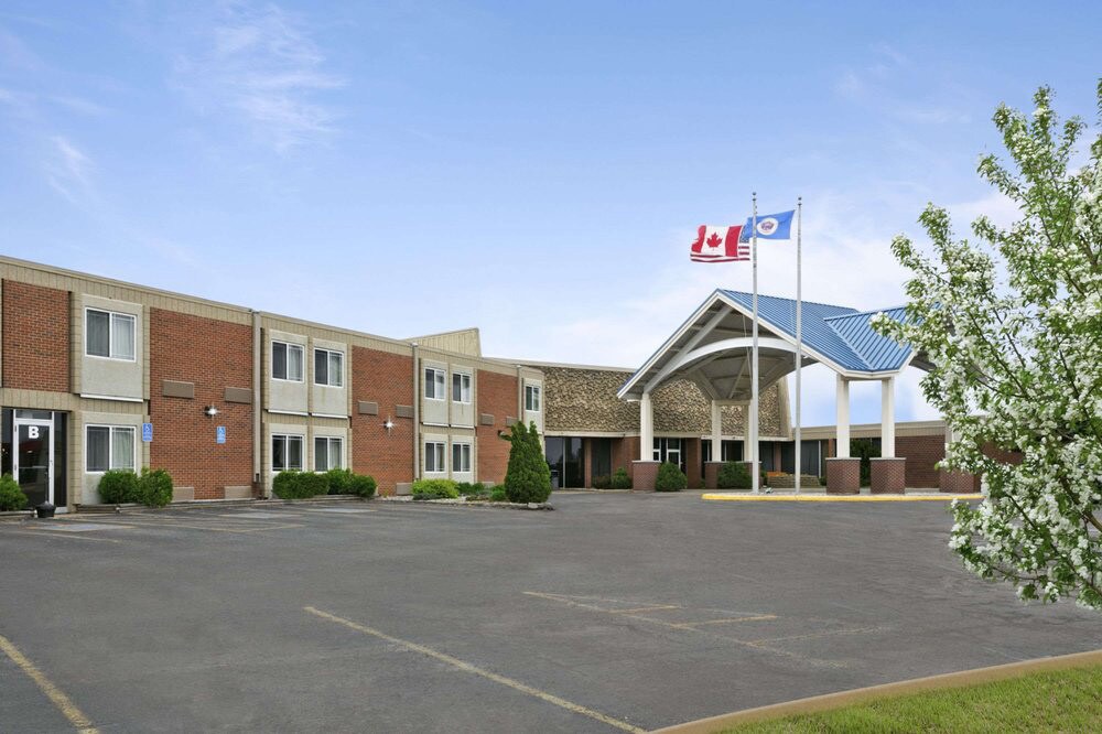 600 S 30th Ave, Moorhead, MN for sale Building Photo- Image 1 of 1