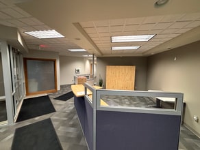 4100 Embassy Dr SE, Grand Rapids, MI for lease Interior Photo- Image 1 of 13
