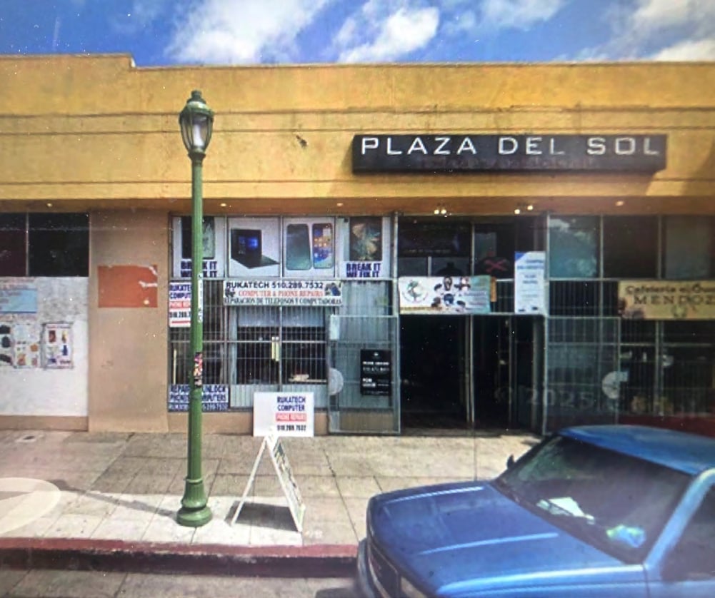 4030-4064 International Blvd, Oakland, CA à louer Photo du bâtiment- Image 1 de 2