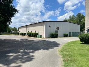 6415 Lakeview Rd, Charlotte, NC for lease Building Photo- Image 1 of 5