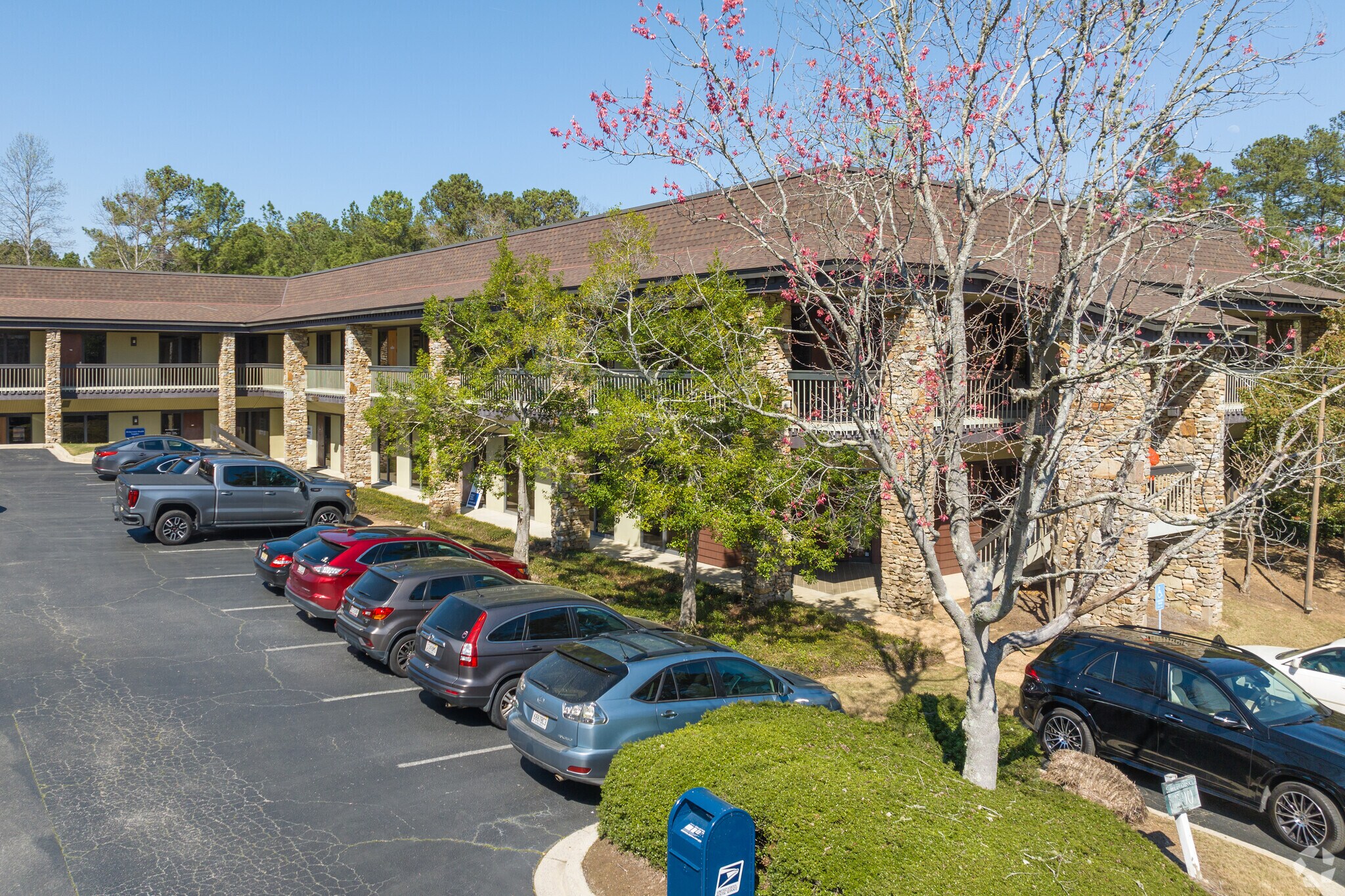 200 Cahaba Park Cir, Birmingham, AL for lease Primary Photo- Image 1 of 18