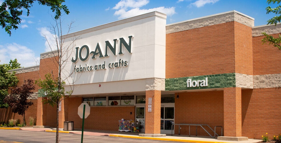 301-395 S Barrington Rd, Schaumburg, IL for lease - Building Photo - Image 2 of 4