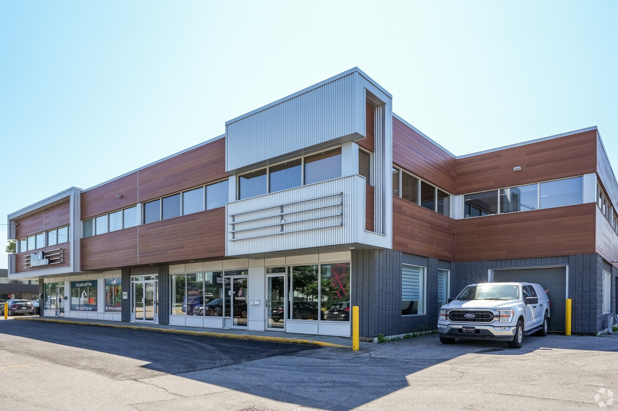 5275 Boul Wilfrid-Hamel, Québec, QC à vendre Photo du bâtiment- Image 1 de 1