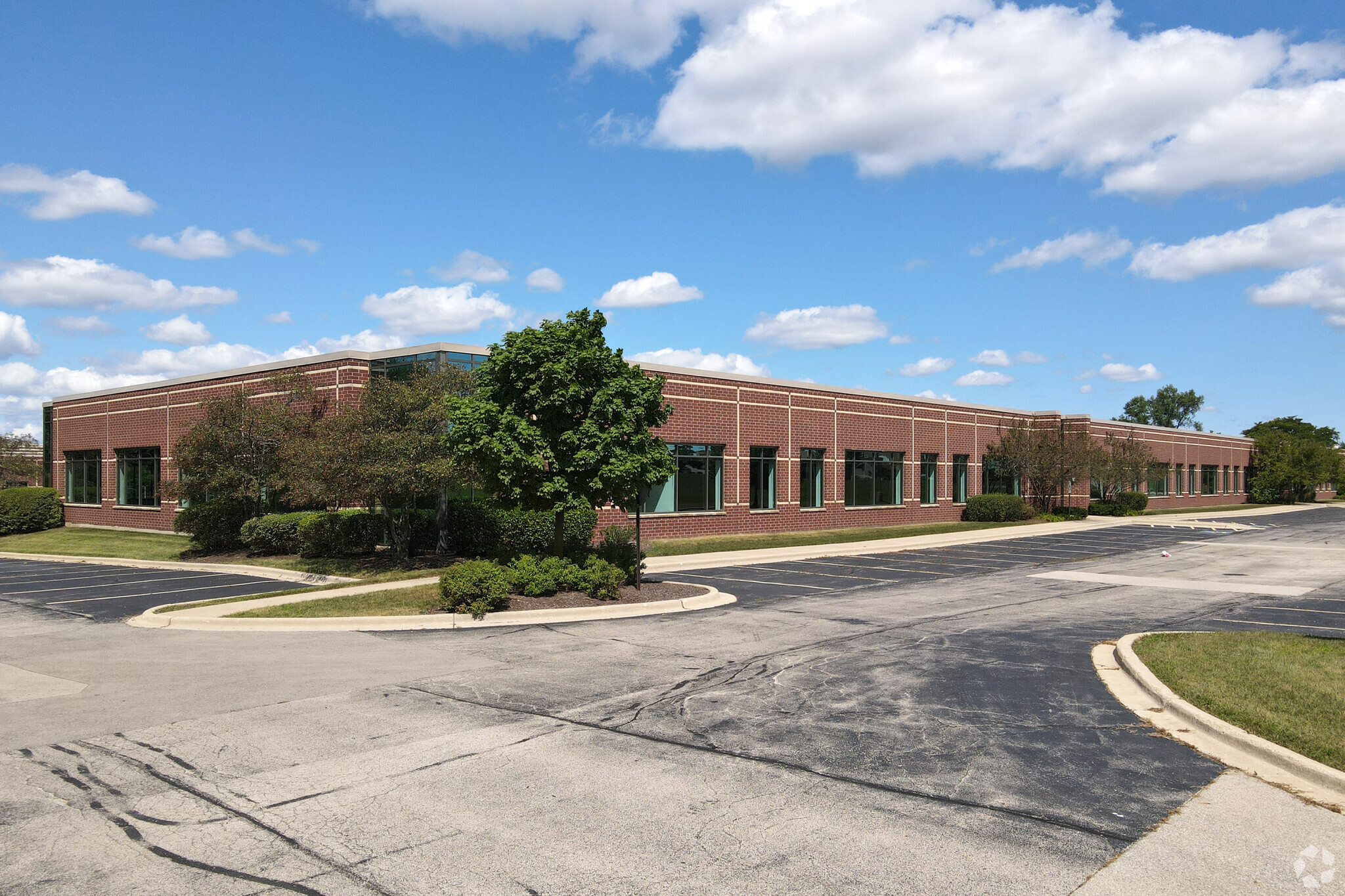 7135 Janes Ave, Woodridge, IL for lease Primary Photo- Image 1 of 12