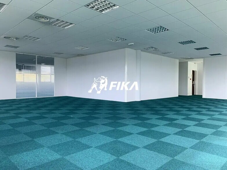 Office in Toulouse for lease - Building Photo - Image 1 of 9