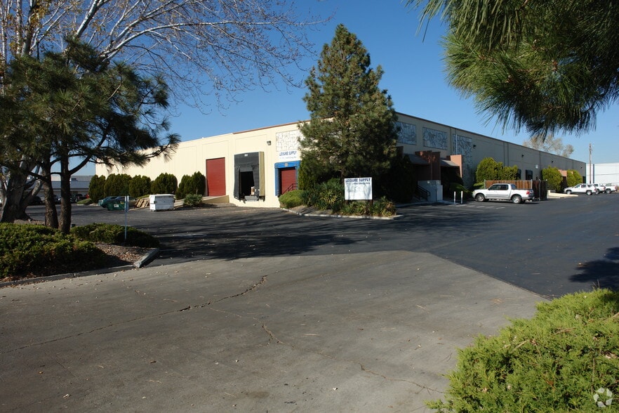 4965-4969 Energy Way, Reno, NV for sale - Primary Photo - Image 1 of 13