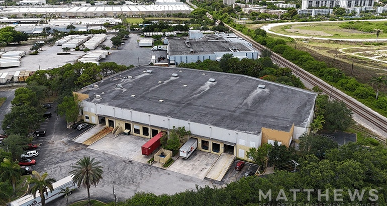 681 SW 16th Ter, Pompano Beach, FL for lease - Building Photo - Image 3 of 8