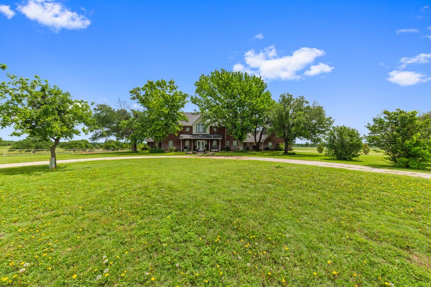 1674 Cuba Rd, Bridgeport, TX à vendre - Photo du bâtiment - Image 3 de 8