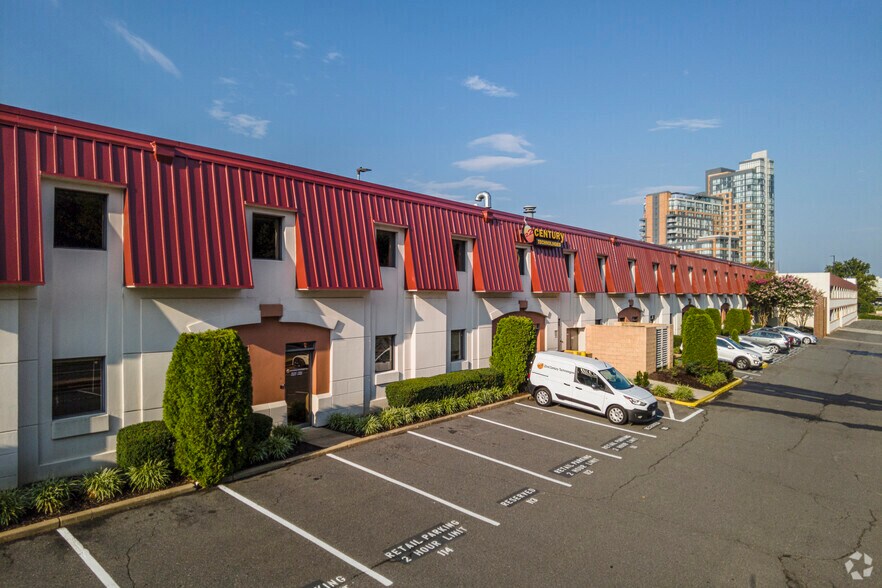 2034 Eisenhower Ave, Alexandria, VA à louer - Photo du bâtiment - Image 2 de 26
