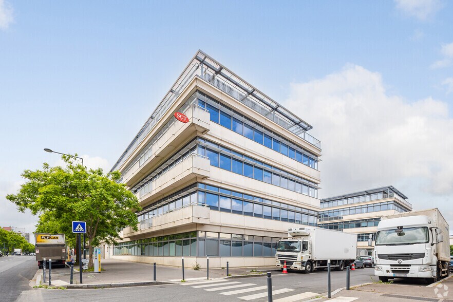 13-19 Avenue De La Métallurgie, Saint-Denis à louer - Photo du bâtiment - Image 3 de 5