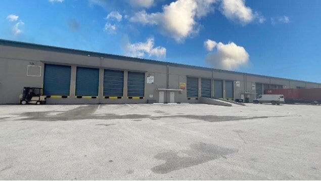 9999 NW 89th Ave, Medley, FL for lease - Building Photo - Image 1 of 3