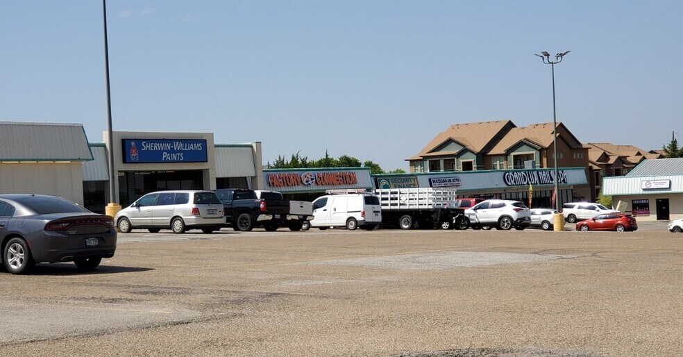 1203-1603 W Ennis Ave, Ennis, TX for lease - Building Photo - Image 3 of 6