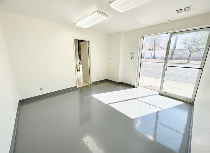 1166 Independence Ave, Mountain View, CA for lease - Building Photo - Image 3 of 6