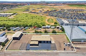 8210 San Gabriel Dr, Laredo, TX for lease Interior Photo- Image 2 of 23