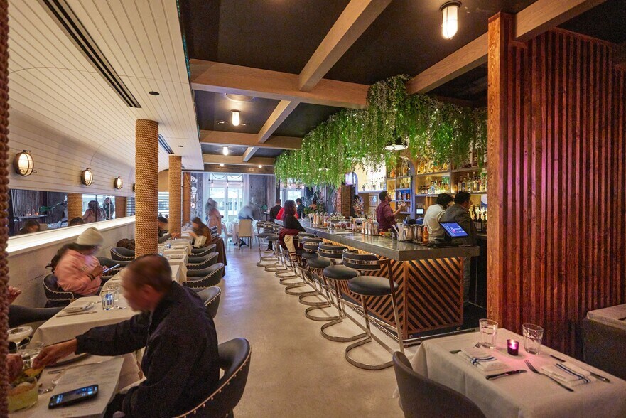 229 Front St, New York, NY à louer - Photo du bâtiment - Image 2 de 5