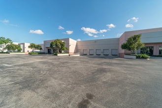 3930 Executive Way, Miramar, FL à louer Photo intérieure- Image 1 de 3