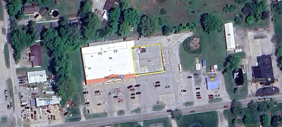 807 E North Ave, Flora, IL à louer - Photo du bâtiment - Image 3 de 4