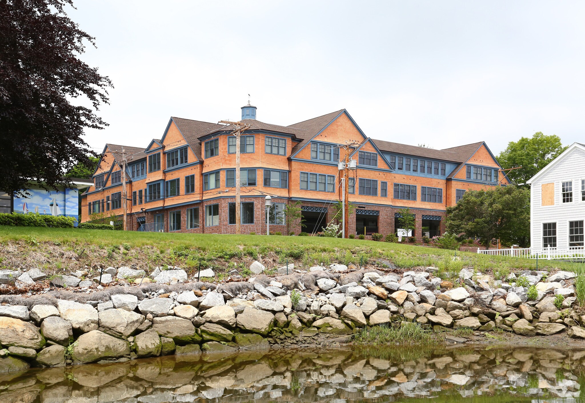 25 High St, Milford, CT à vendre Photo principale- Image 1 de 1