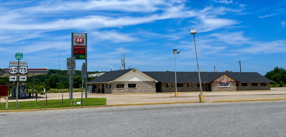 102 Dewey Bartlett Ave, Henryetta, OK for sale - Building Photo - Image 3 of 7