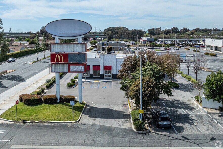10841-10901 Imperial Hwy, Norwalk, CA à louer - Photo du bâtiment - Image 2 de 6